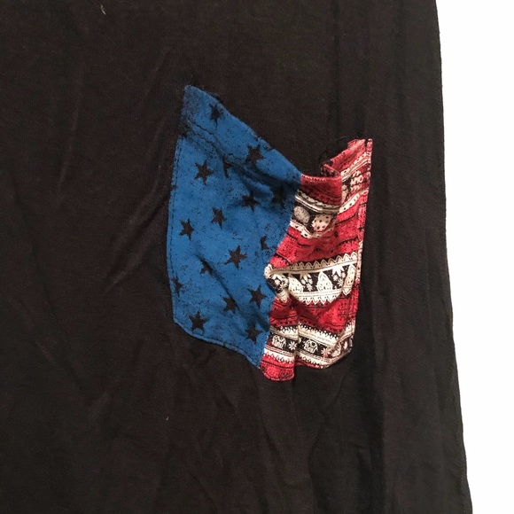 Black tank with pocket design - Picture 3 of 6